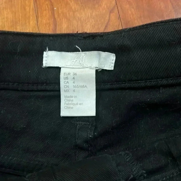 (7)H&M  shorts - Picture 2 of 3